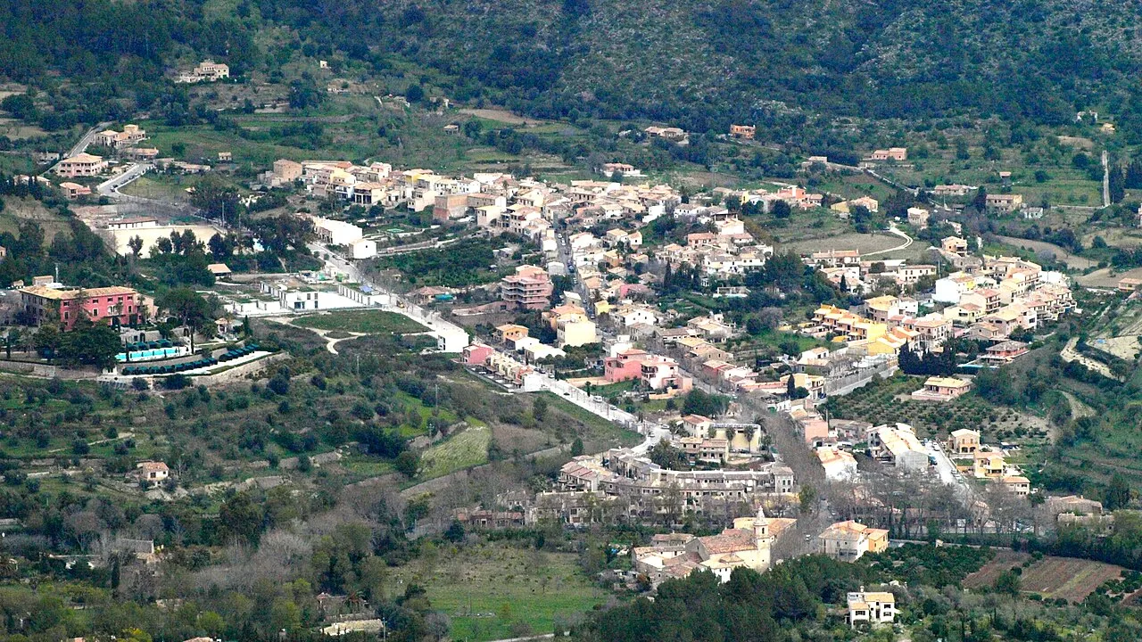 Puigpunyent seen from Na Bauçana hill